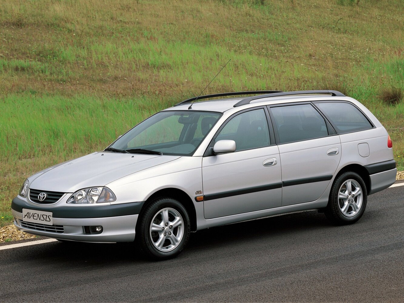 Toyota Avensis I (1997-2003) - Универсал 5 дв.