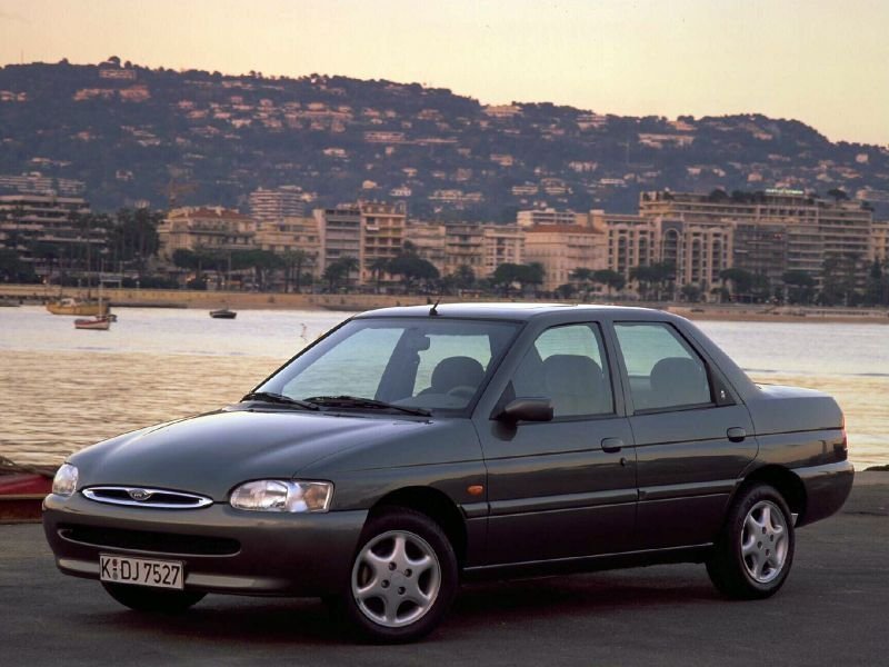 Ford Escort V (1990-2002) - Седан