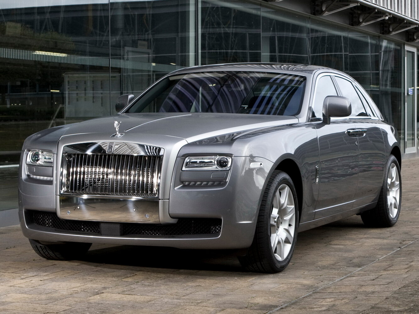 Rolls-Royce Ghost I (2010-2020) - Седан