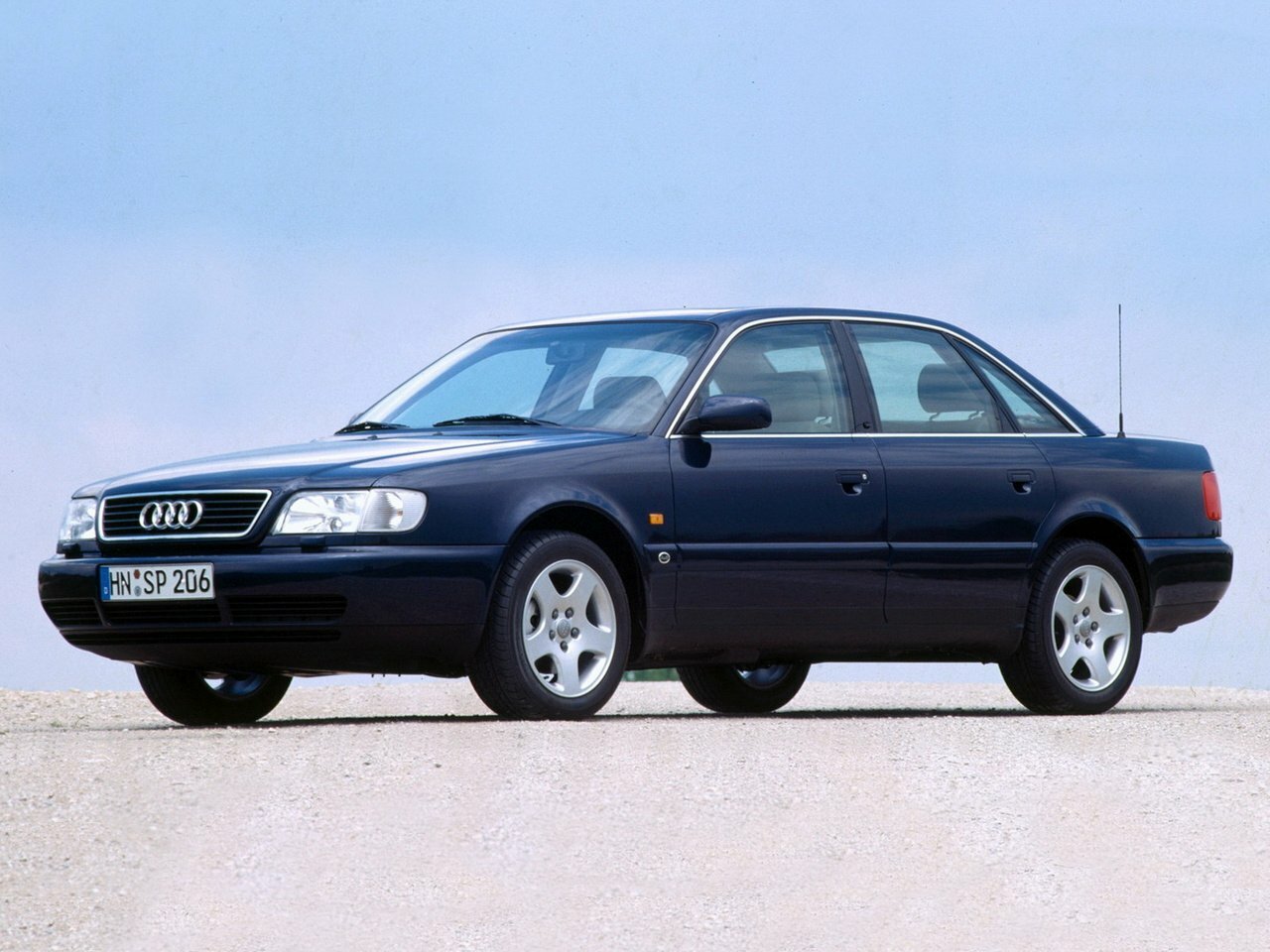 Audi A6 I (1994-1997) - Седан