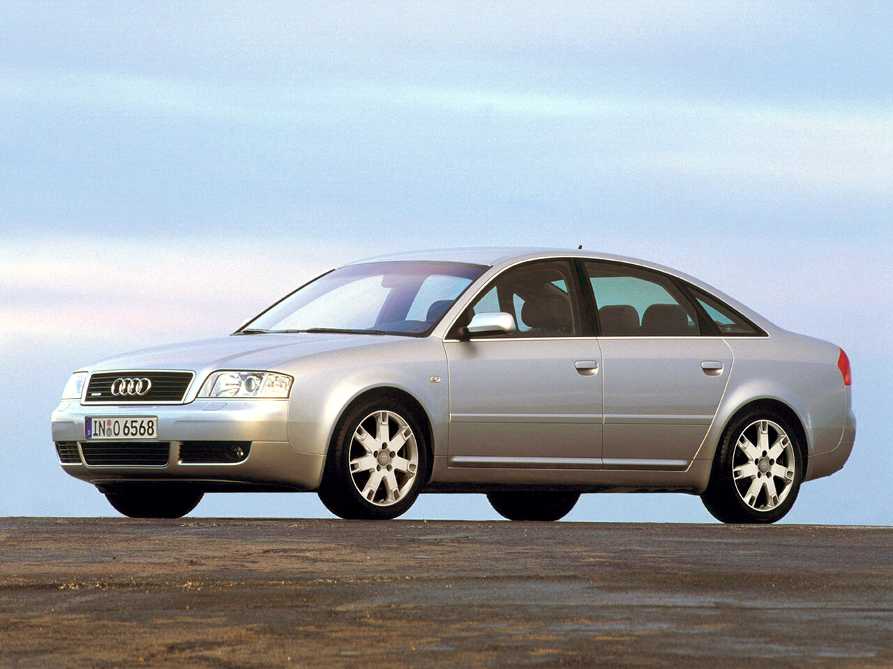 Audi A6 II (1997-2005) - Седан