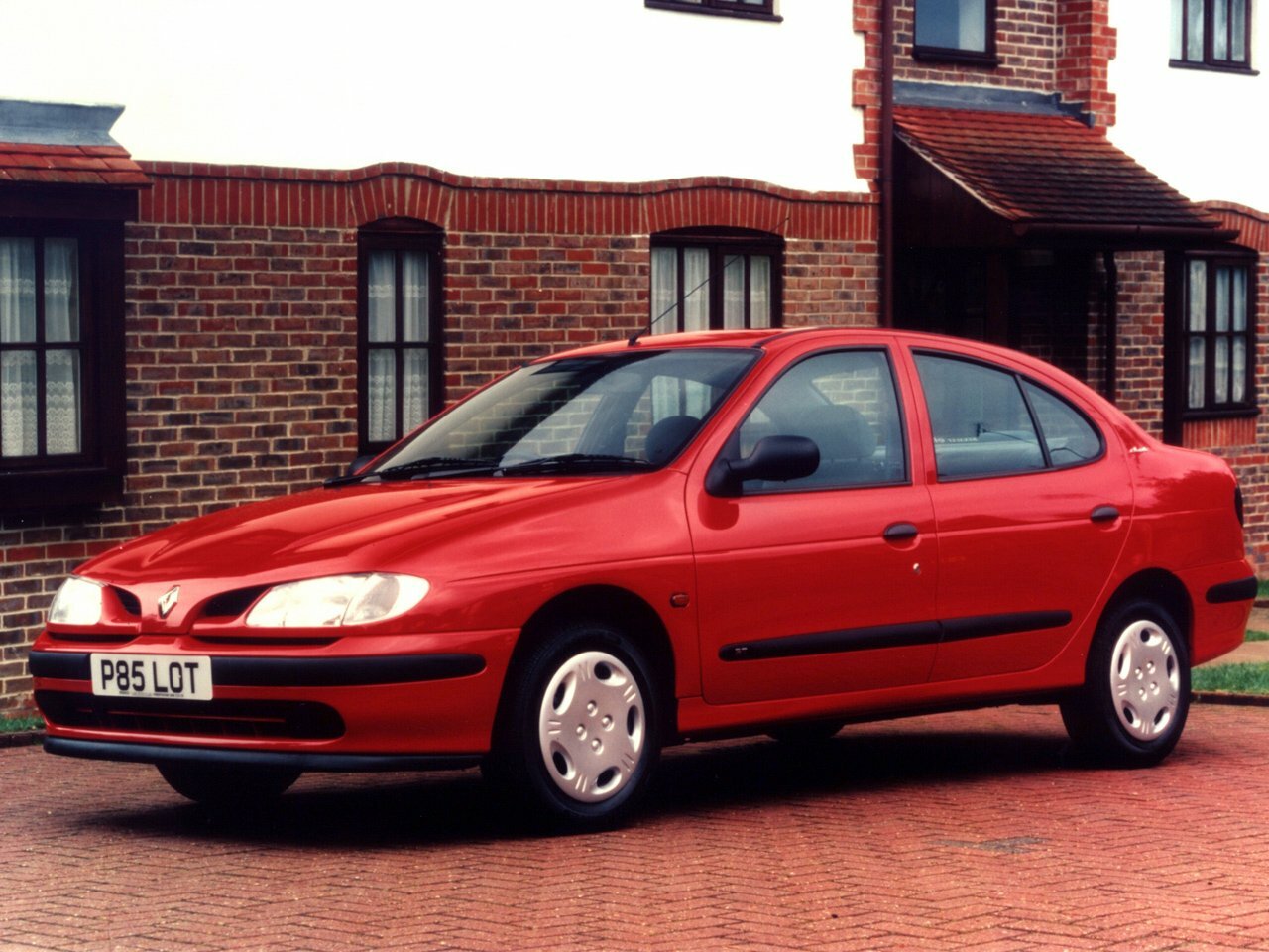 Renault Megane I (1995-2003) - Седан