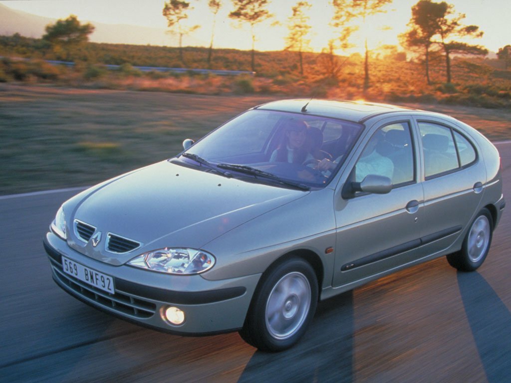 Renault Megane I (1995-2003) - Хэтчбек 5 дв.