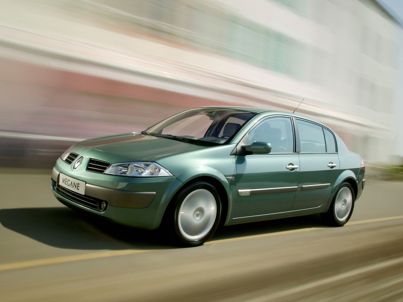 Renault Megane II (2002-2009) - Седан