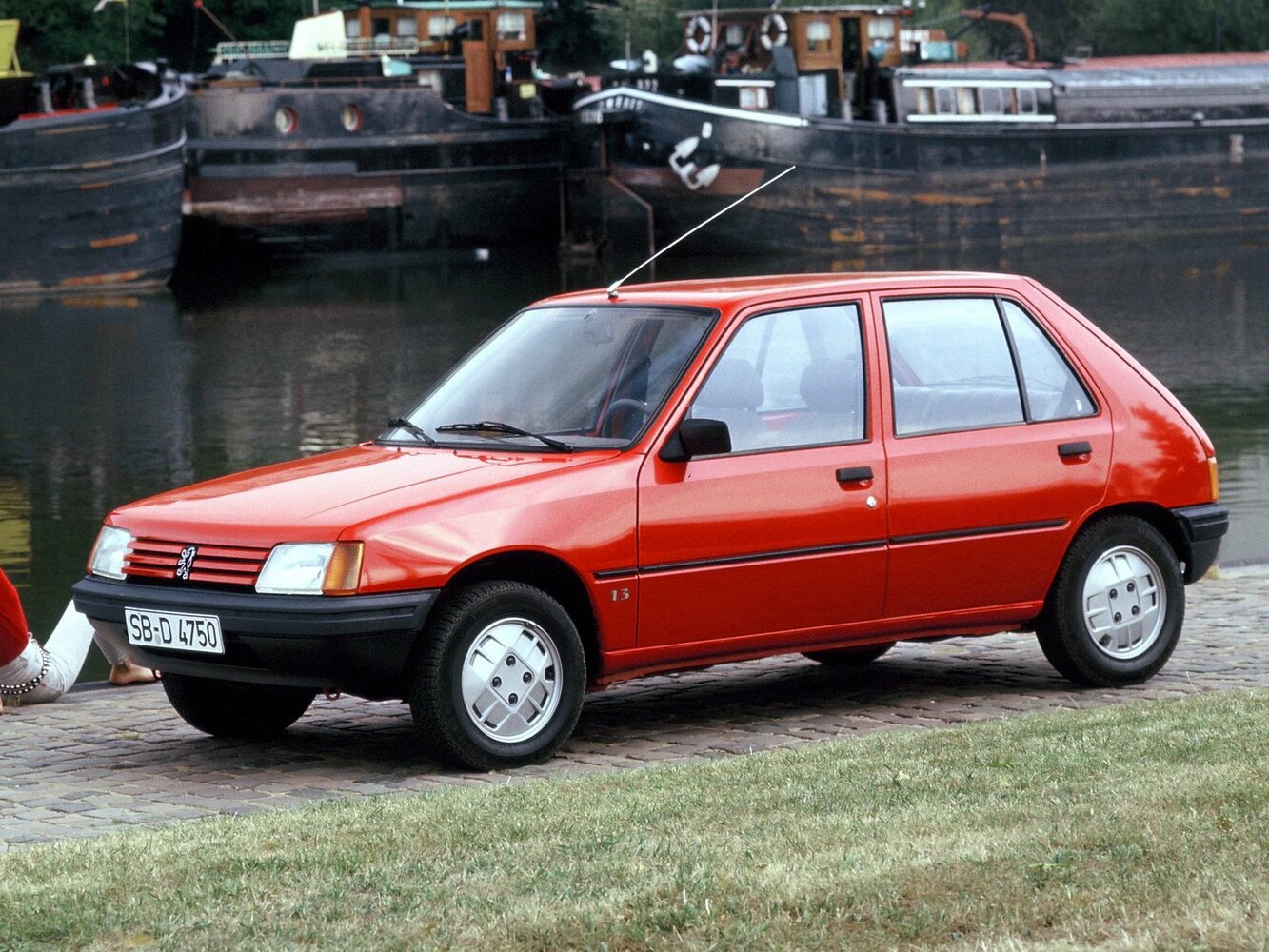 Peugeot 205 I (1983-1998) - Хэтчбек 5 дв.