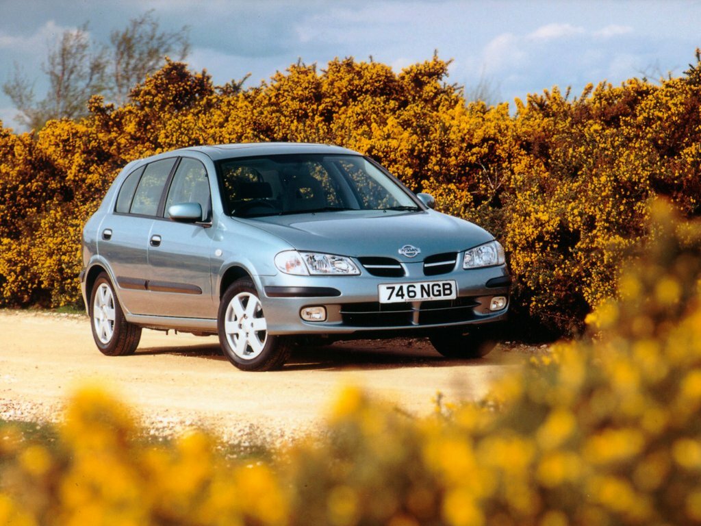 Nissan Almera II (2000-2006) - Хэтчбек 5 дв.