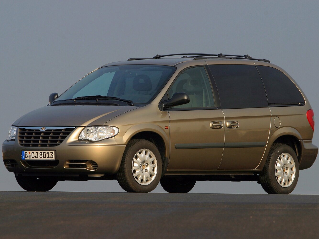 Chrysler Voyager IV (2000-2008) - Минивэн