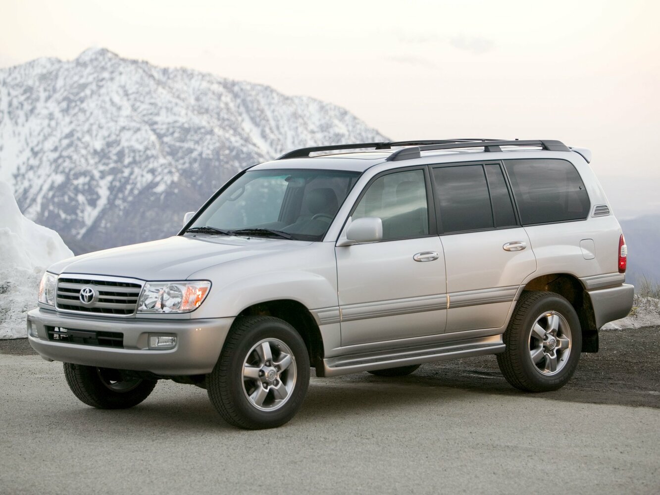 Toyota Land Cruiser 100 (1998-2007) - Внедорожник 5 дв.