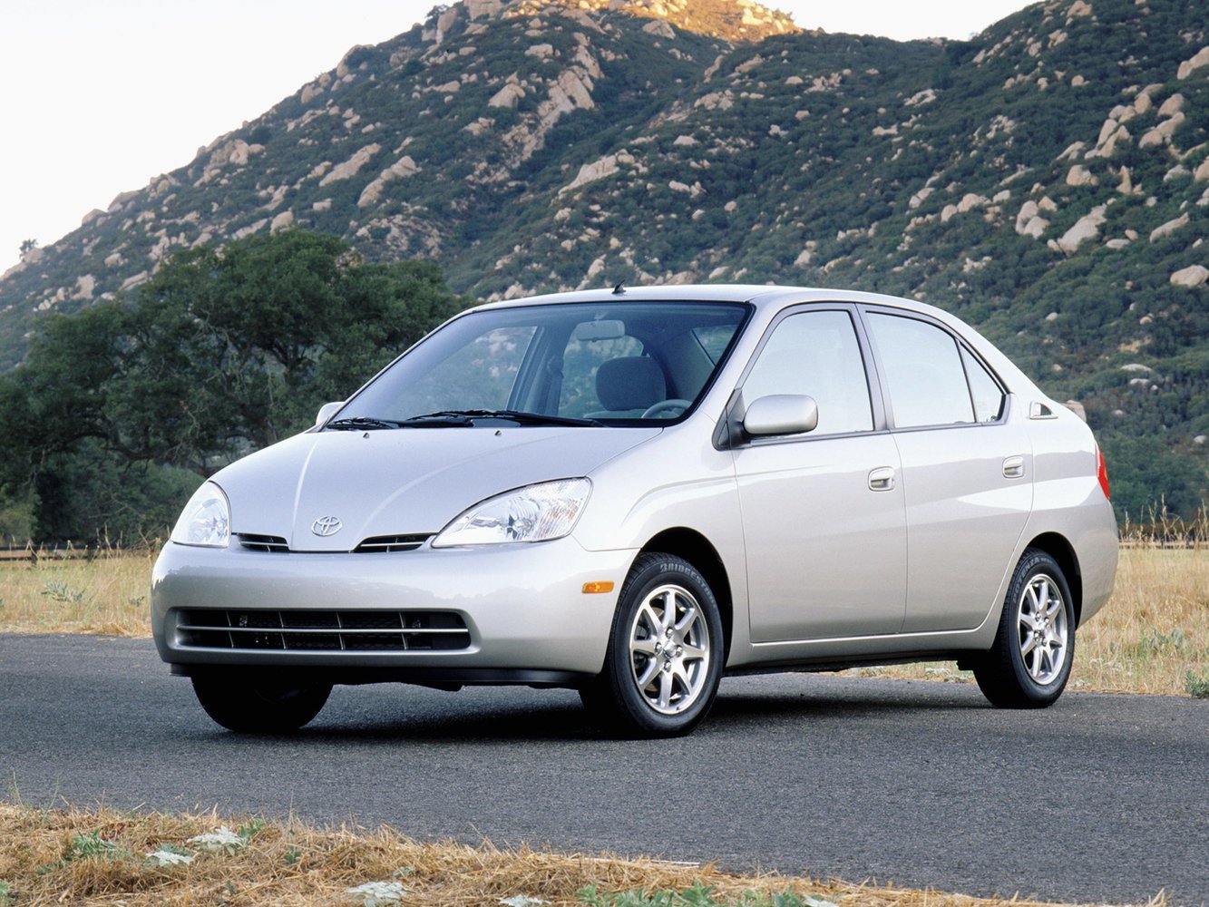 Toyota Prius I (1997-2003) - Седан