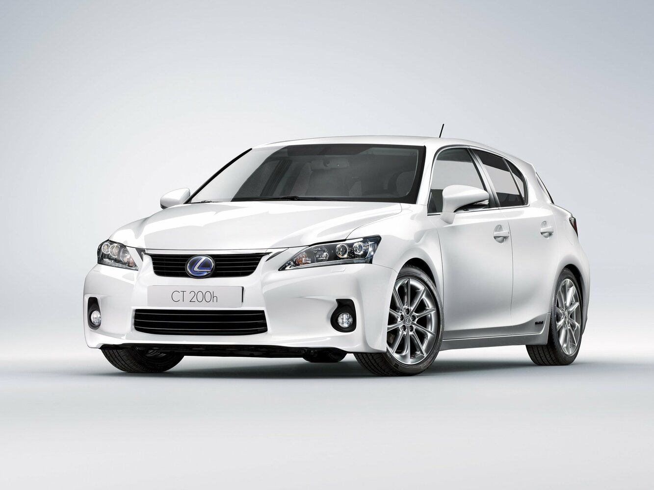 Lexus CT I (2010-2022) - Хэтчбек 5 дв.