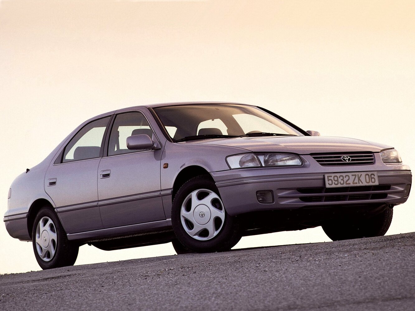 Toyota Camry IV (1996-2002) - Седан