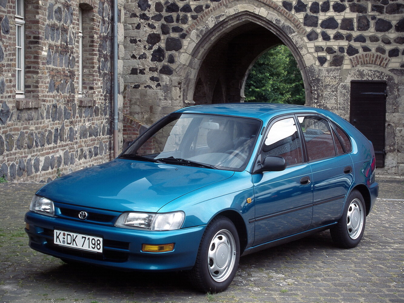 Toyota Corolla VII (1991-2002) - Хэтчбек 5 дв.
