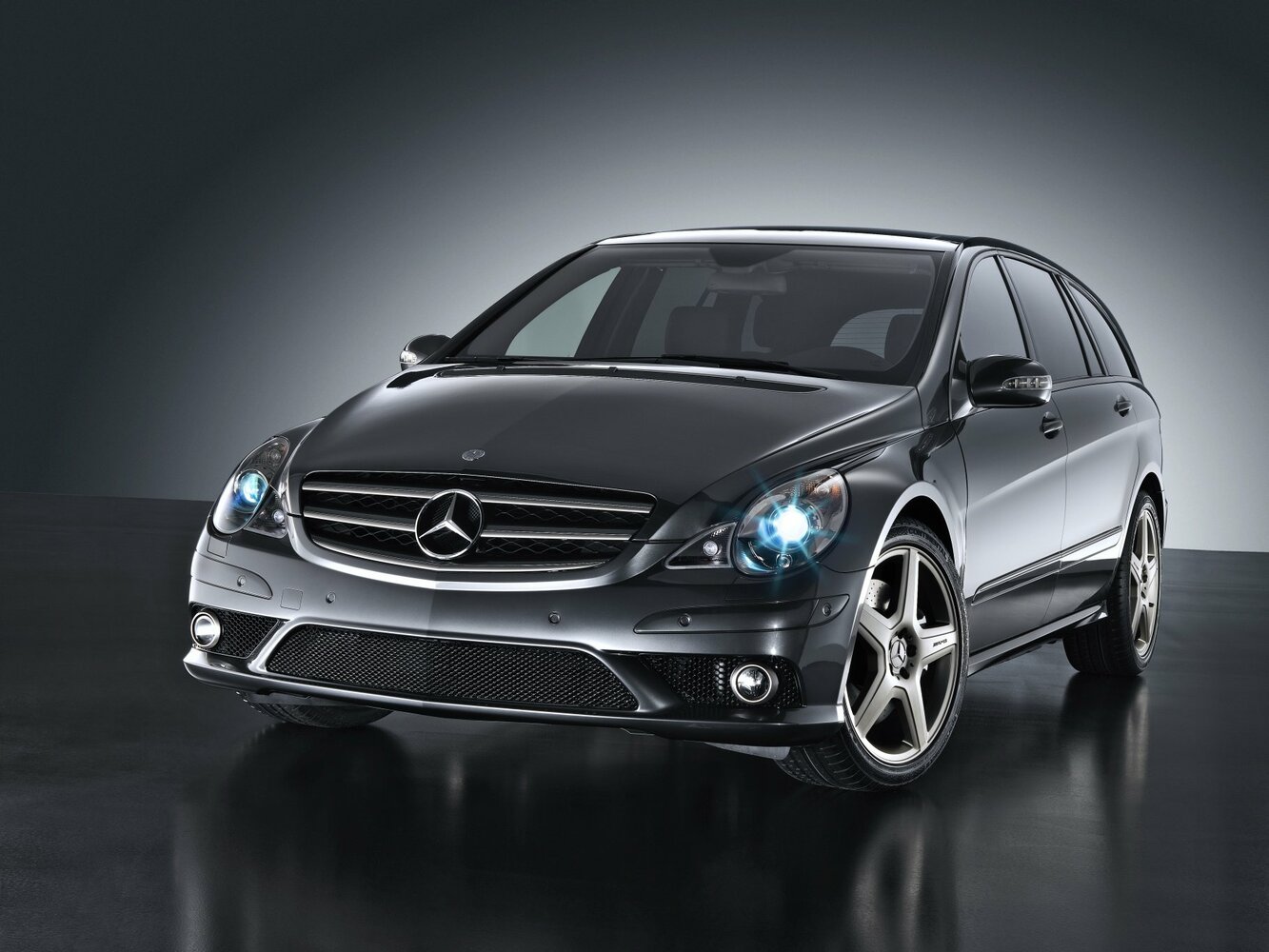 Mercedes-Benz R-Класс AMG I (2006-2007) - Минивэн