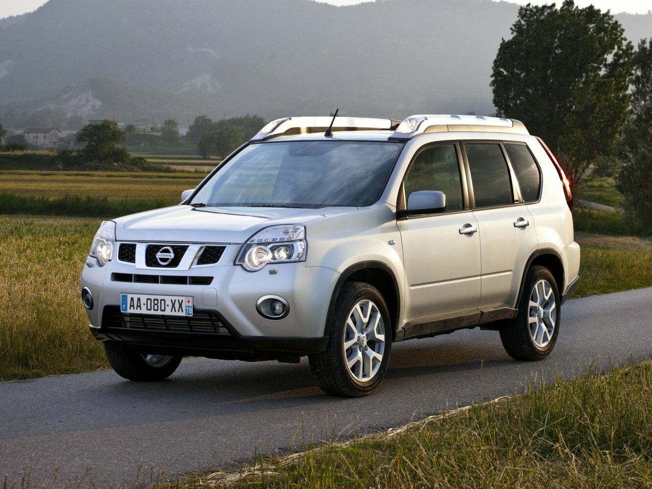Nissan X-Trail II (2007-2015) - Внедорожник 5 дв.
