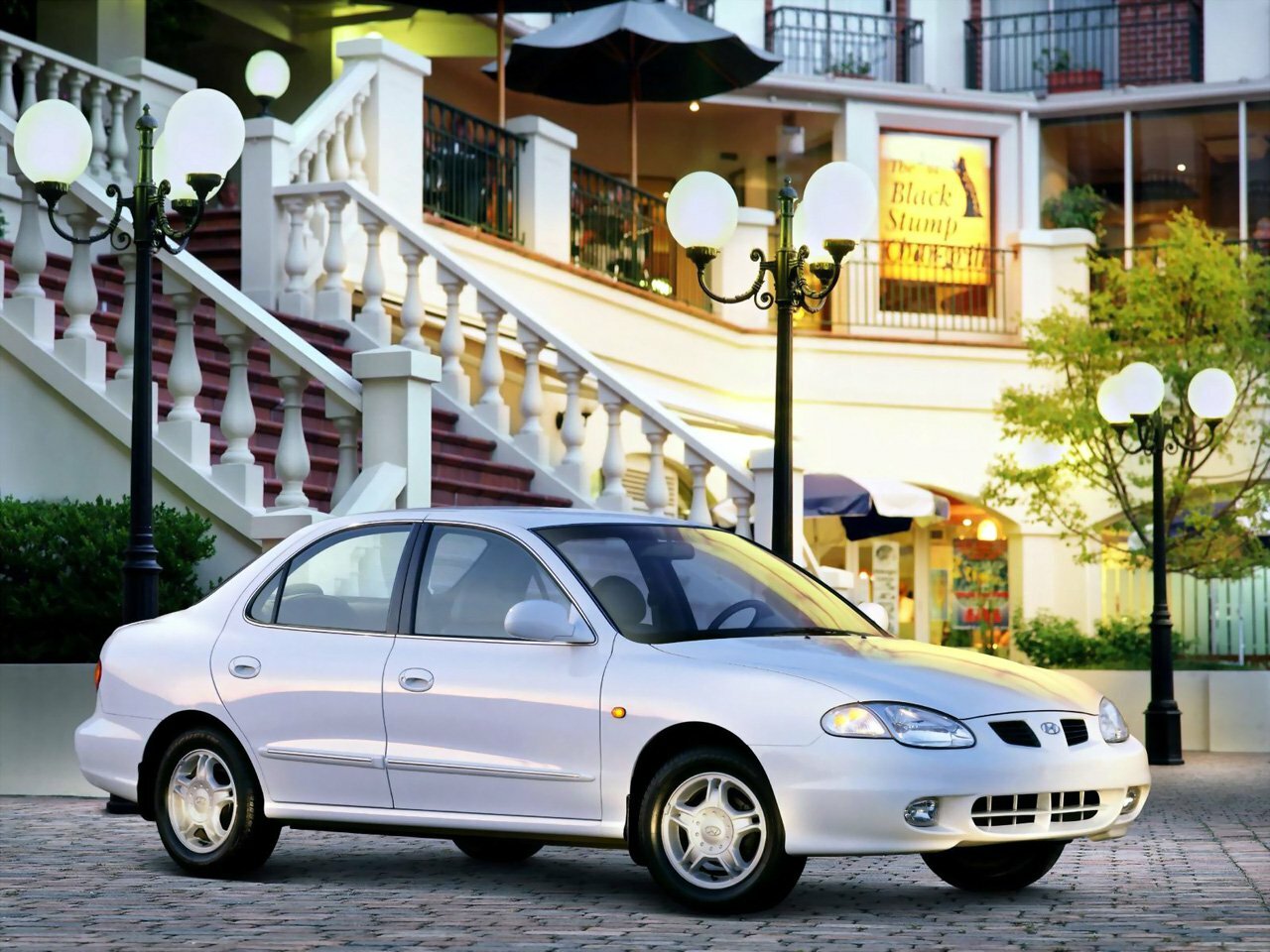 Hyundai Lantra II (1995-2000) - Седан