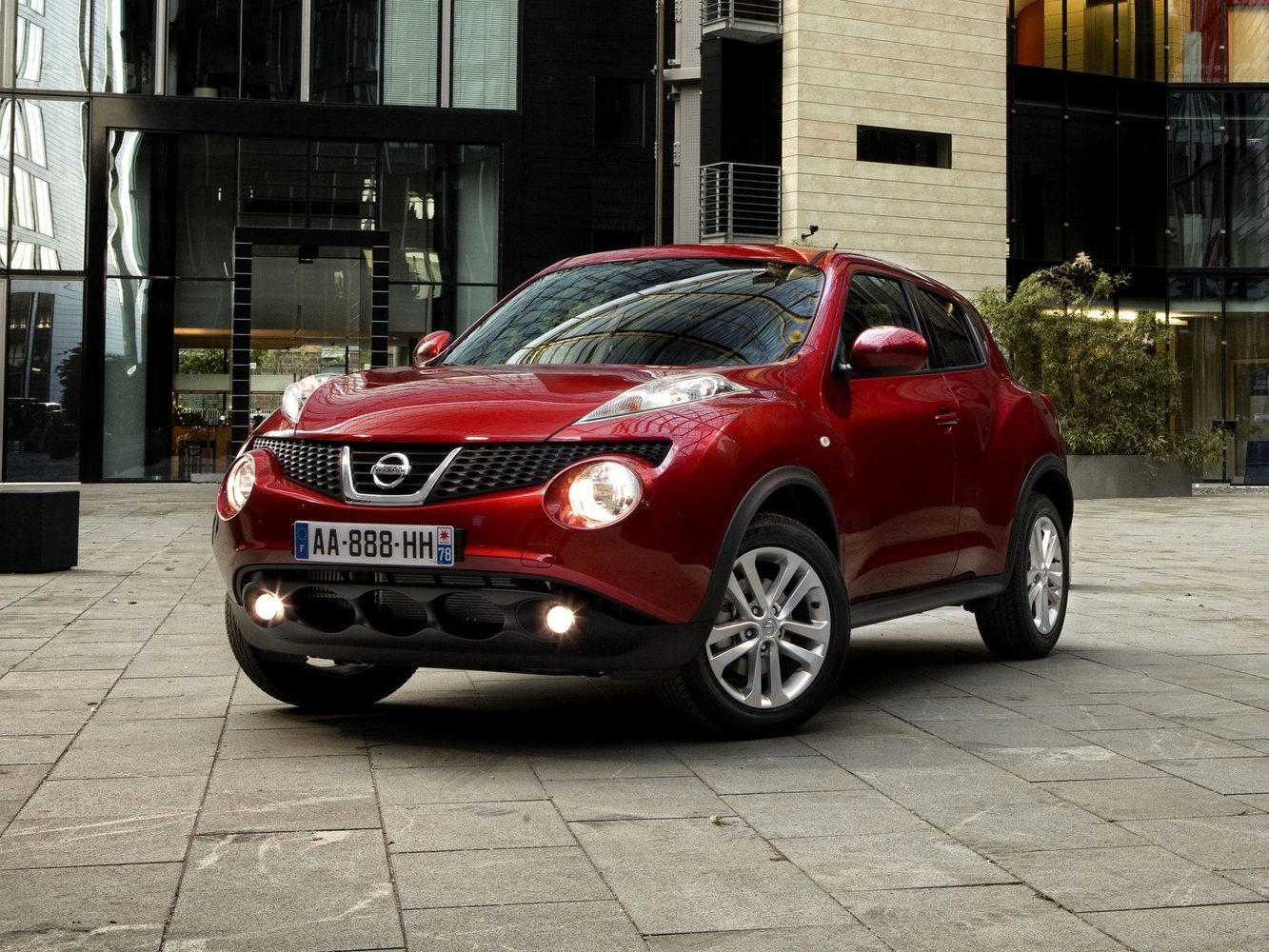 Nissan Juke I (2010-2019) - Внедорожник 5 дв.