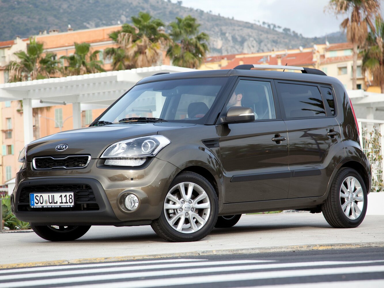Kia Soul I (2008-2014) - Хэтчбек 5 дв.