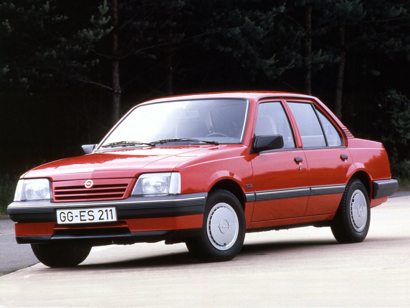 Opel Ascona C (1981-1988) - Седан