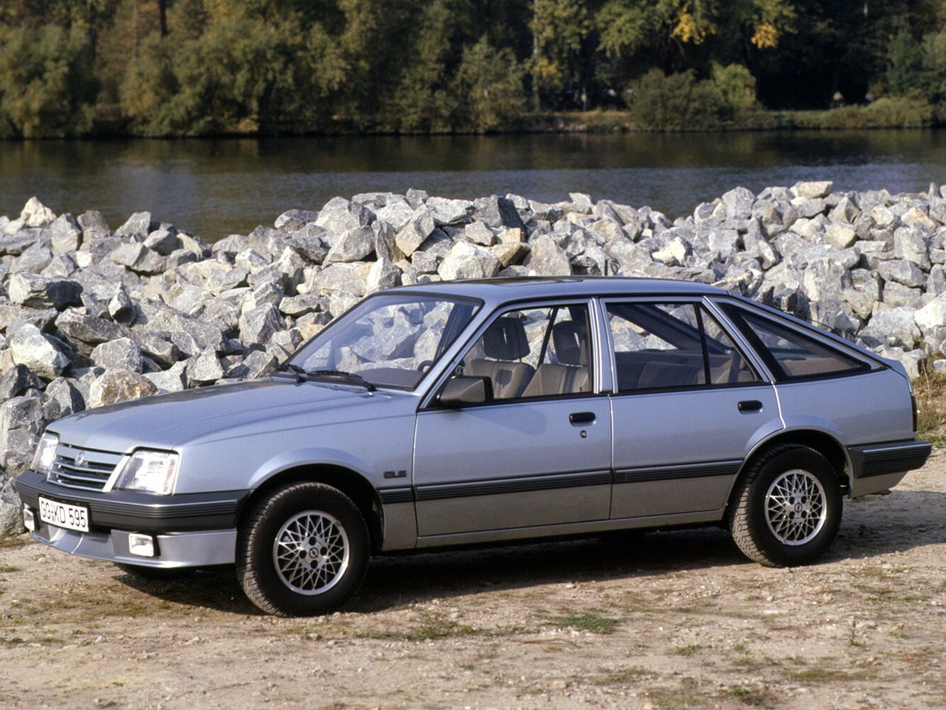 Opel Ascona C (1981-1988) - Хэтчбек 5 дв.