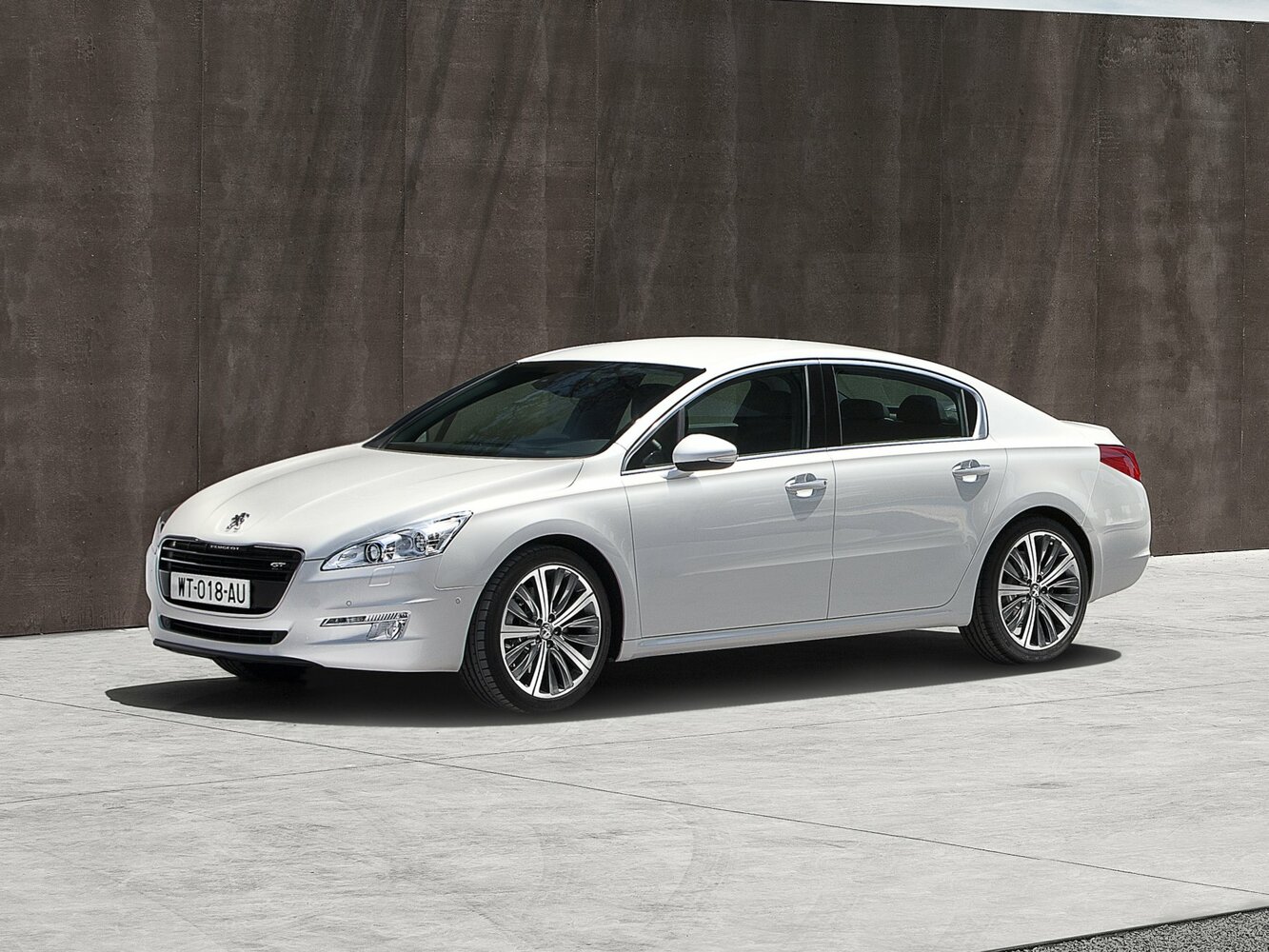 Peugeot 508 I (2011-2018) - Седан