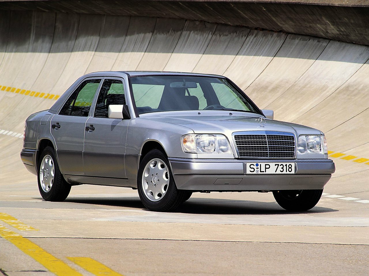 Mercedes-Benz E-Класс I (1992-1997) - Седан