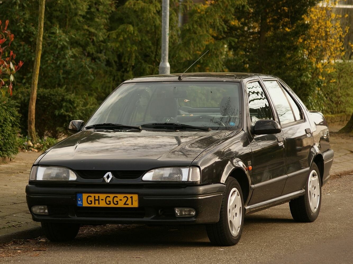 Renault 19 II (1992-2002) - Седан