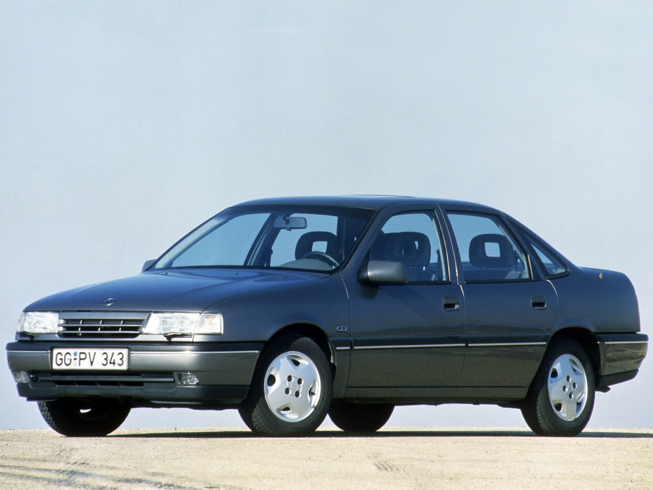 Opel Vectra A (1988-1995) - Седан