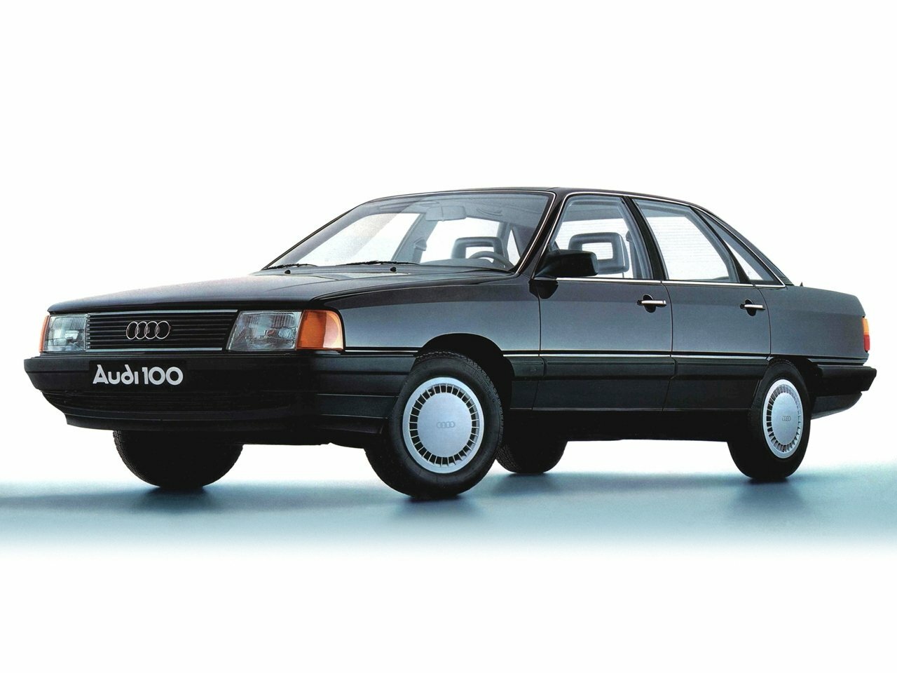Audi 100 III (1982-1991) - Седан