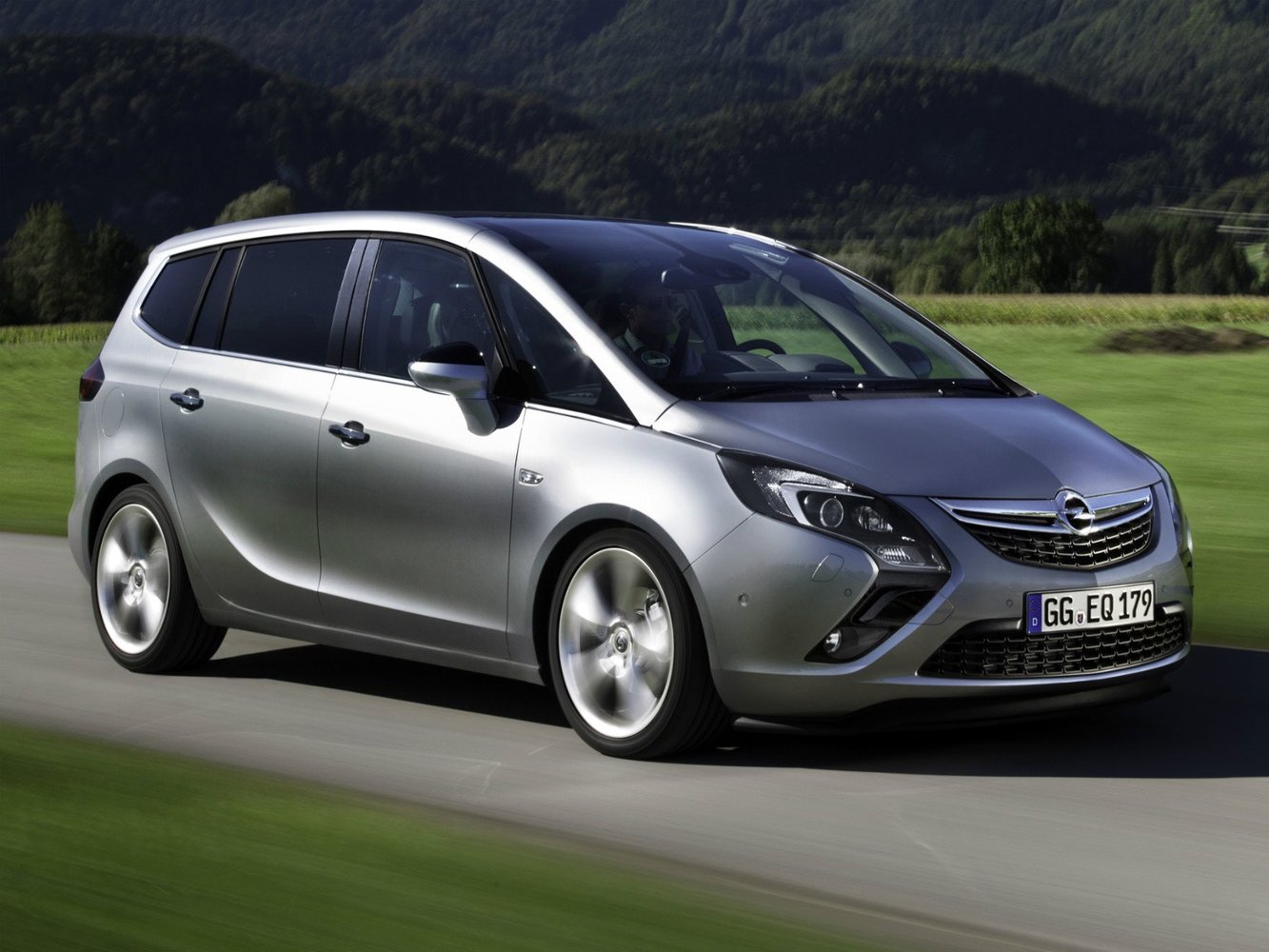 Opel Zafira C (2011-2019) - Компактвэн