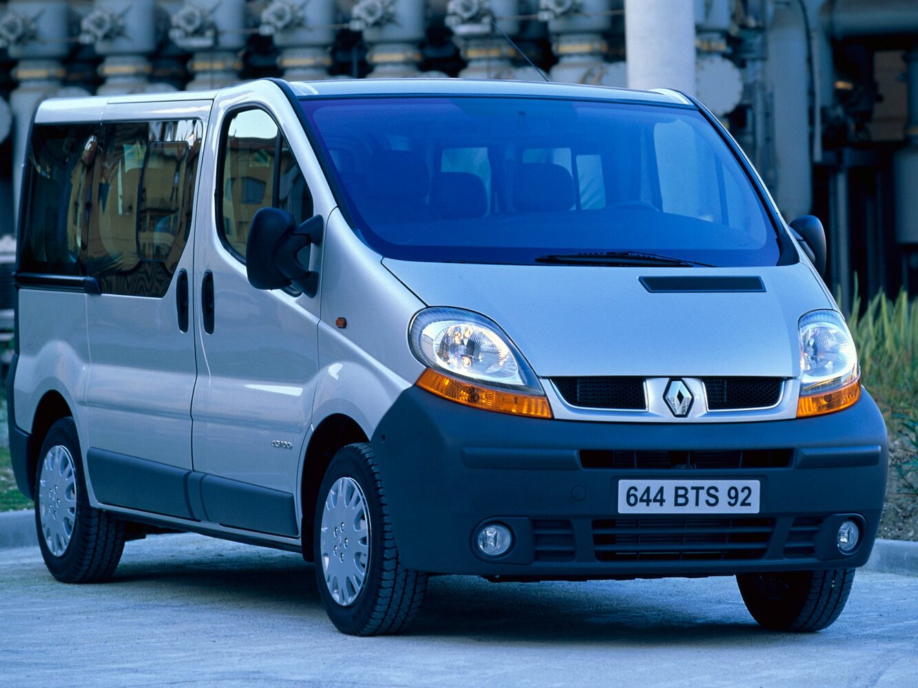 Renault Trafic II (2001-2014) - Минивэн