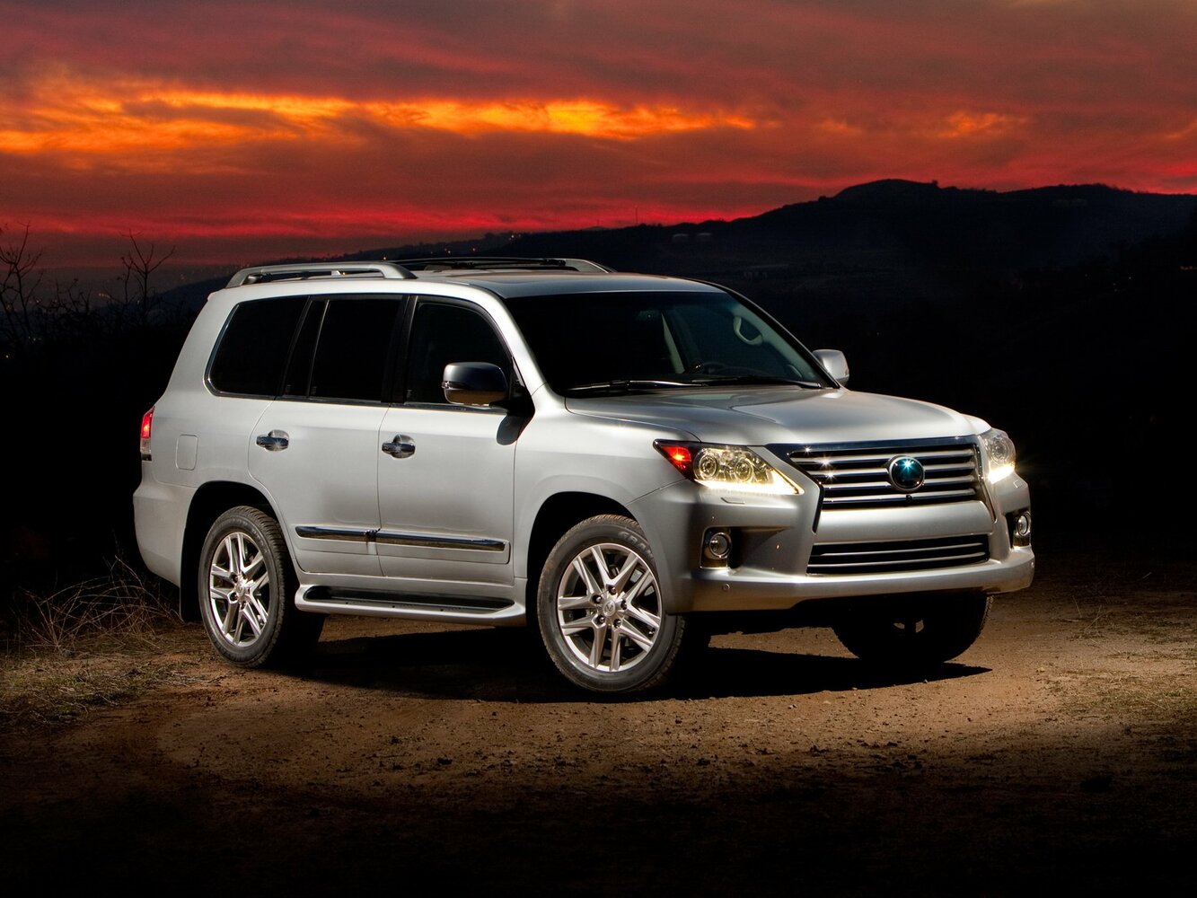 Lexus LX III (2007-2022) - Внедорожник 5 дв.