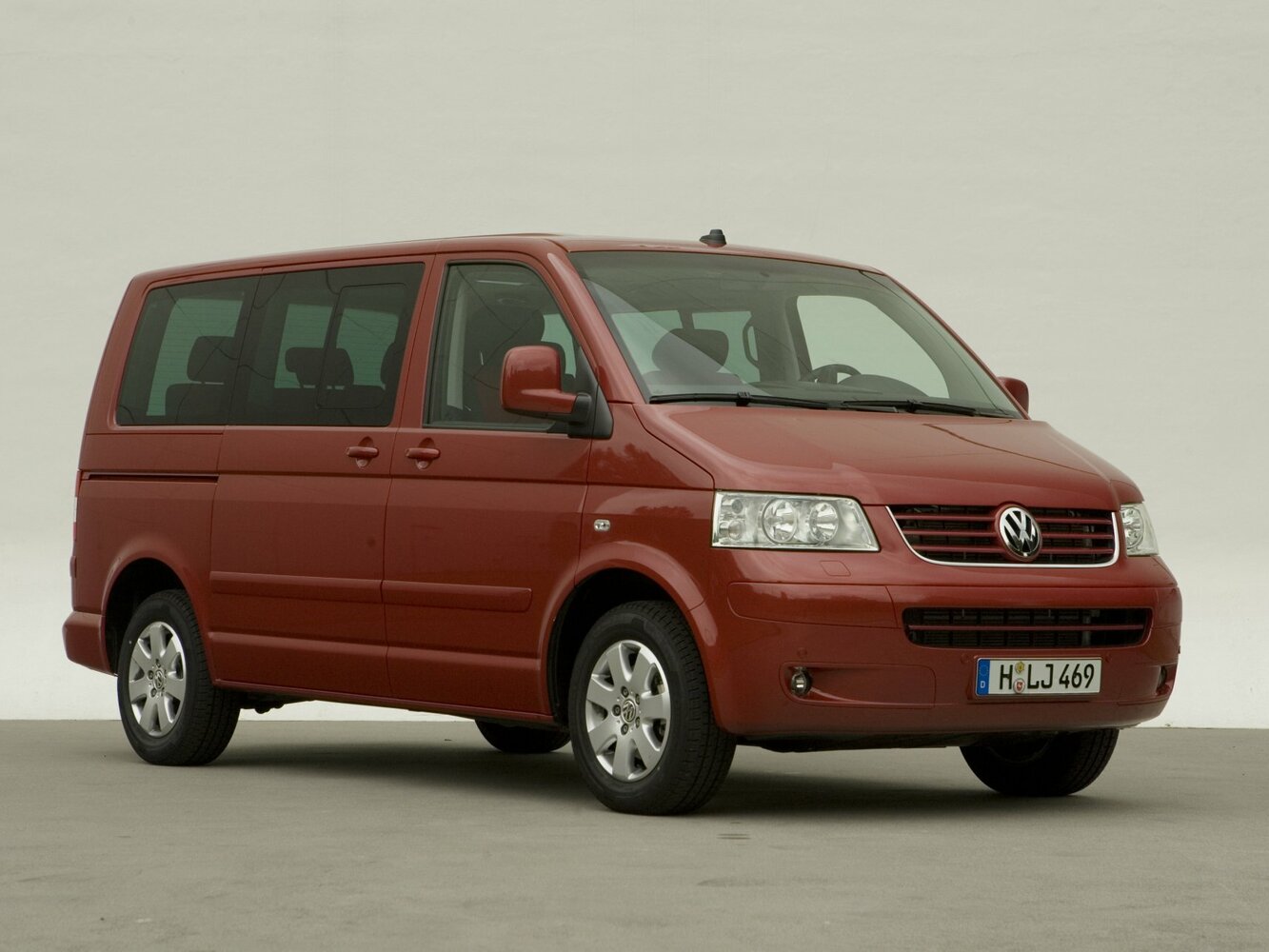 Volkswagen Multivan T5 (2003-2015) - Минивэн