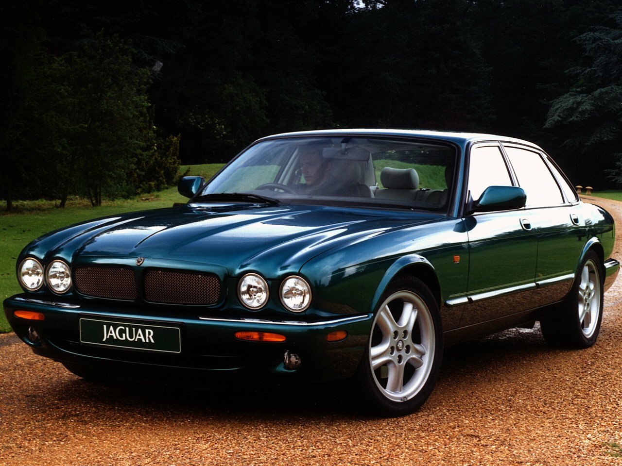 Jaguar XJR II (1994-2003) - Седан