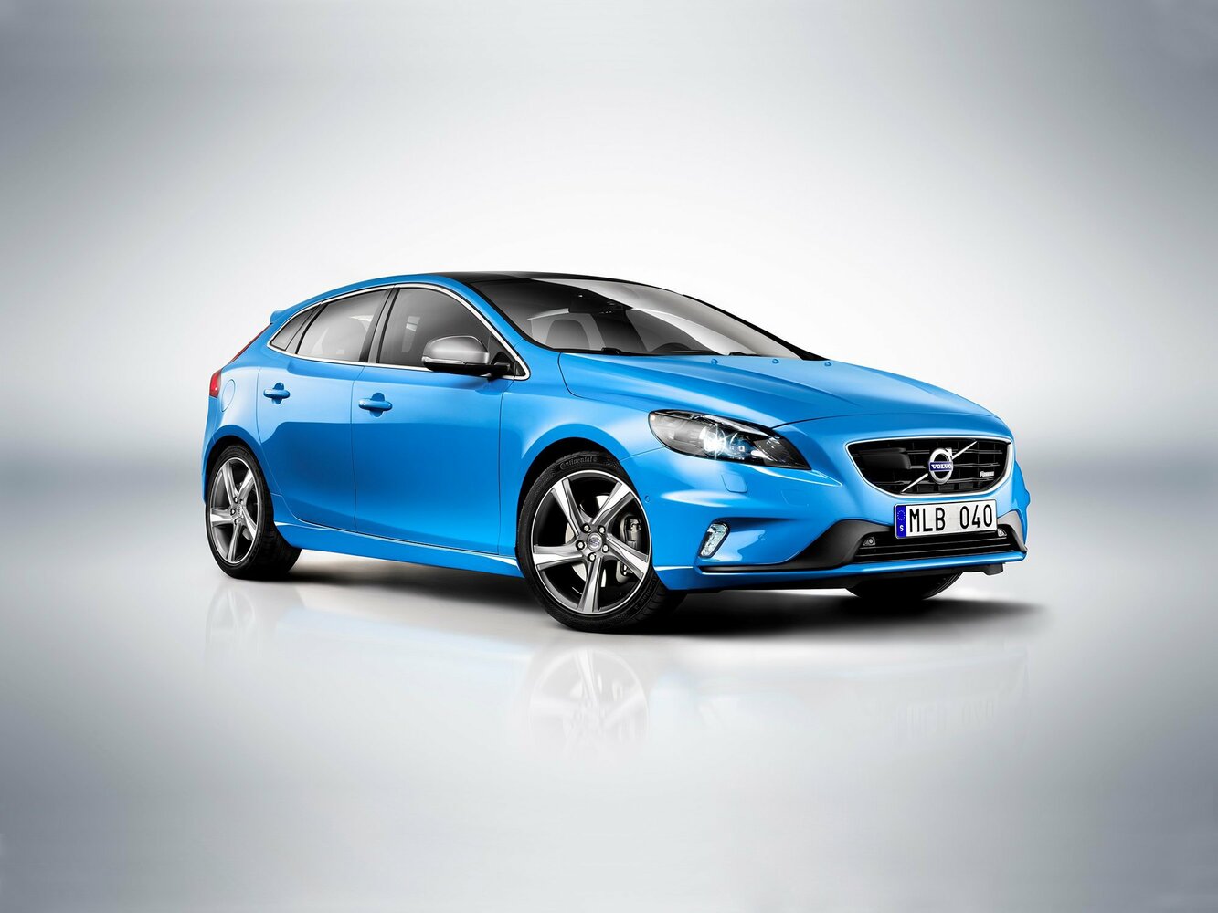 Volvo V40 II (2012-2020) - Хэтчбек 5 дв.