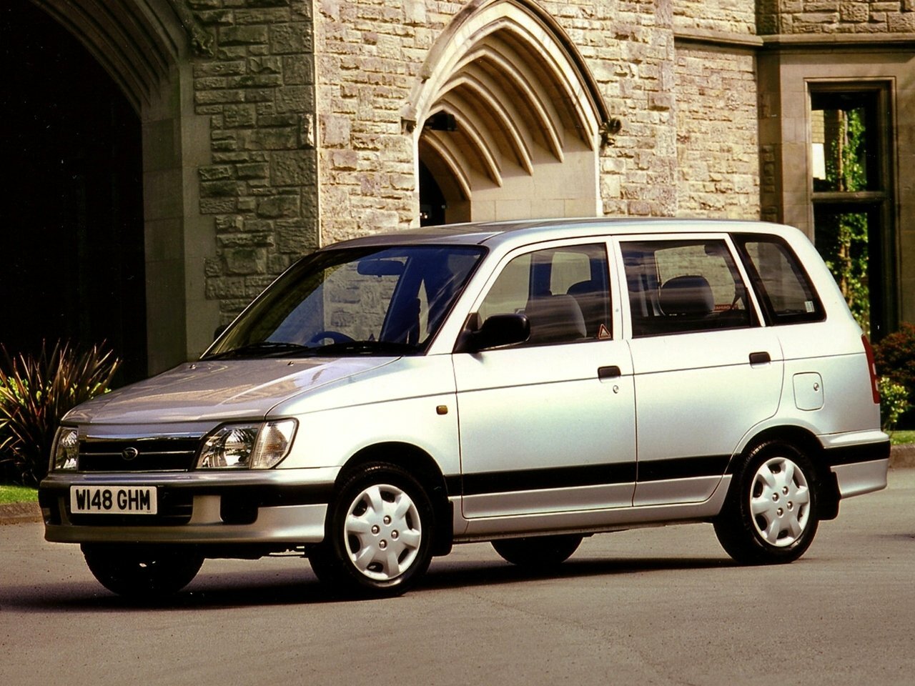 Daihatsu Pyzar I (1996-2002) - Компактвэн
