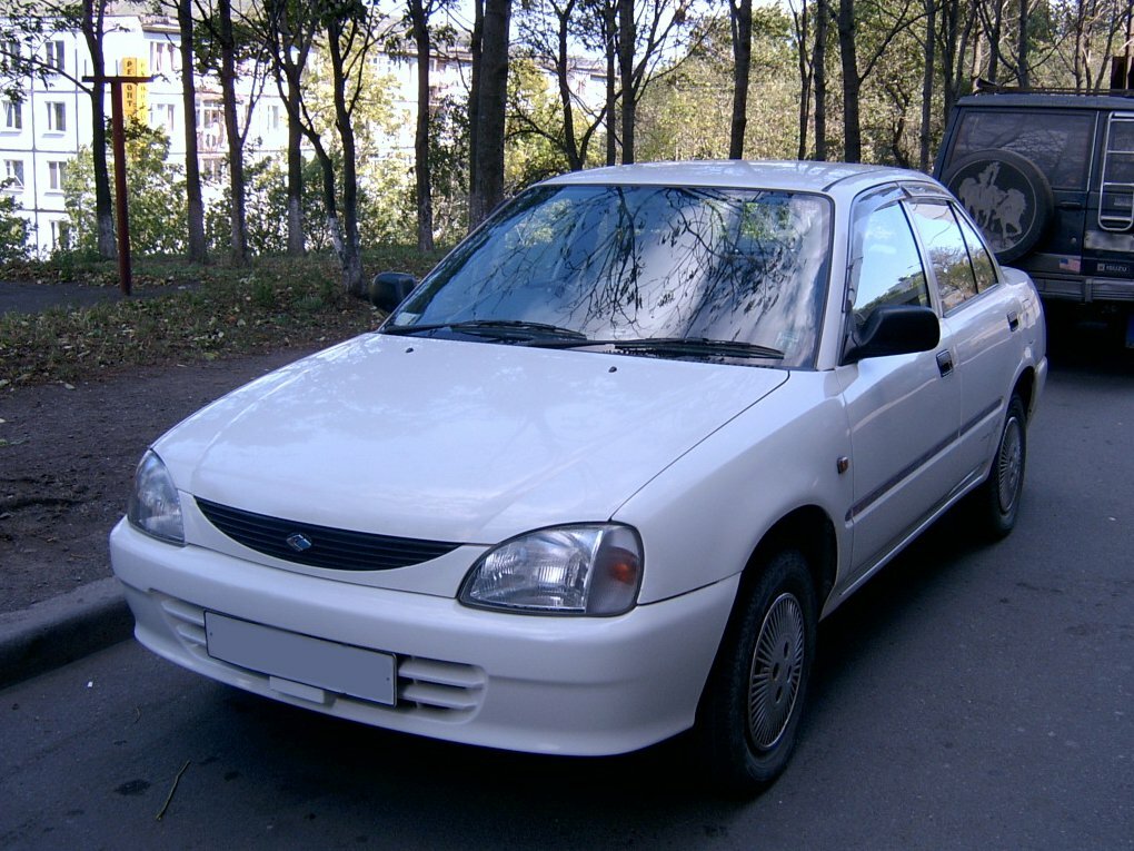 Daihatsu Charade IV (1993-2000) - Седан