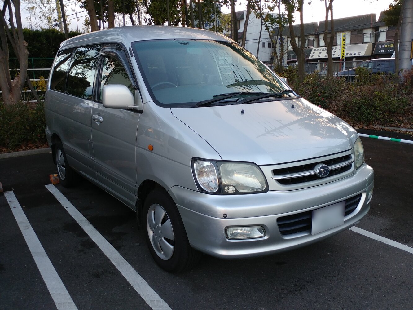 Daihatsu Delta Wagon III (1996-2001) - Компактвэн