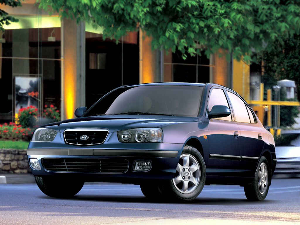 Hyundai Elantra III (2000-2010) - Седан