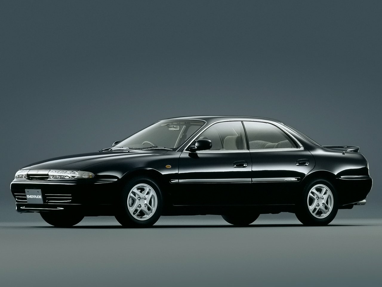 Mitsubishi Emeraude I (1992-1996) - Седан