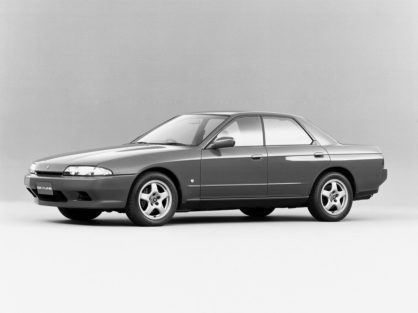 Nissan Skyline VIII (1989-1994) - Седан
