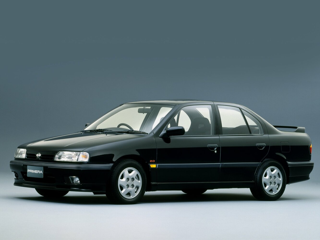 Nissan Primera I (1990-1997) - Седан
