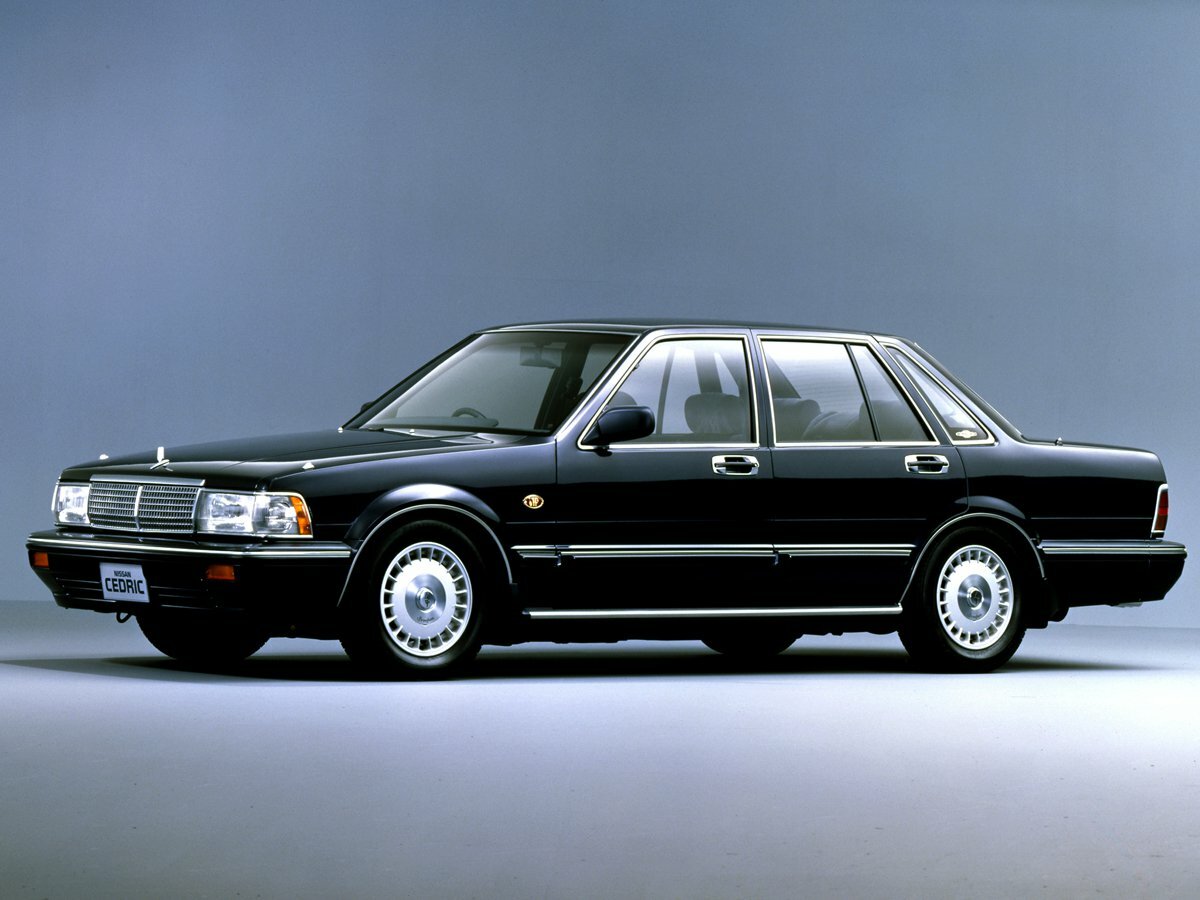 Nissan Cedric VII (1987-2014) - Седан