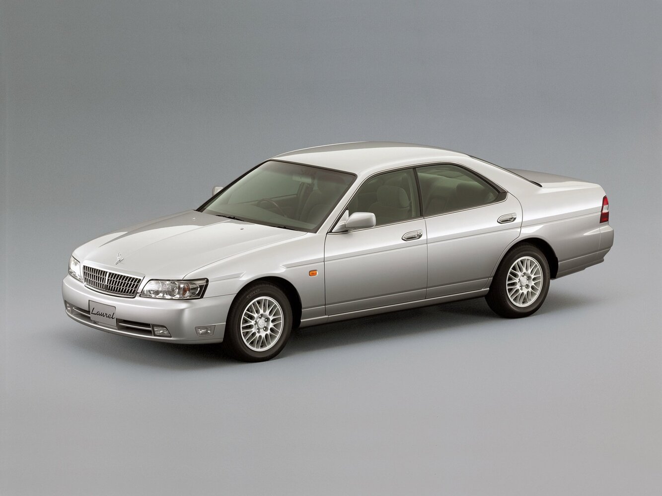 Nissan Laurel VIII (1997-2002) - Седан