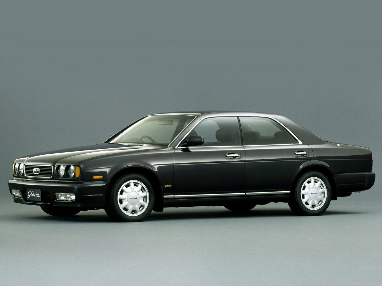 Nissan Gloria IX (1991-1995) - Седан