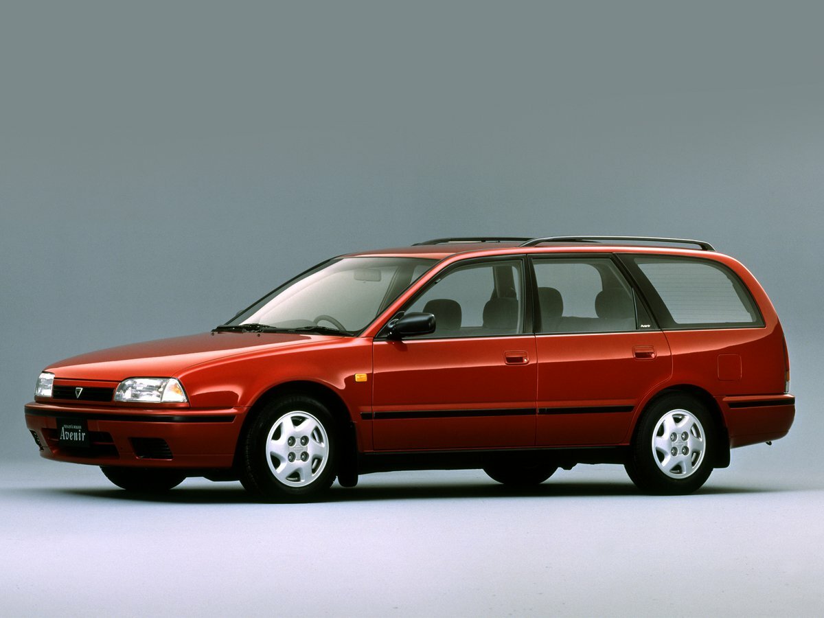 Nissan Avenir I (1990-1998) - Универсал 5 дв.
