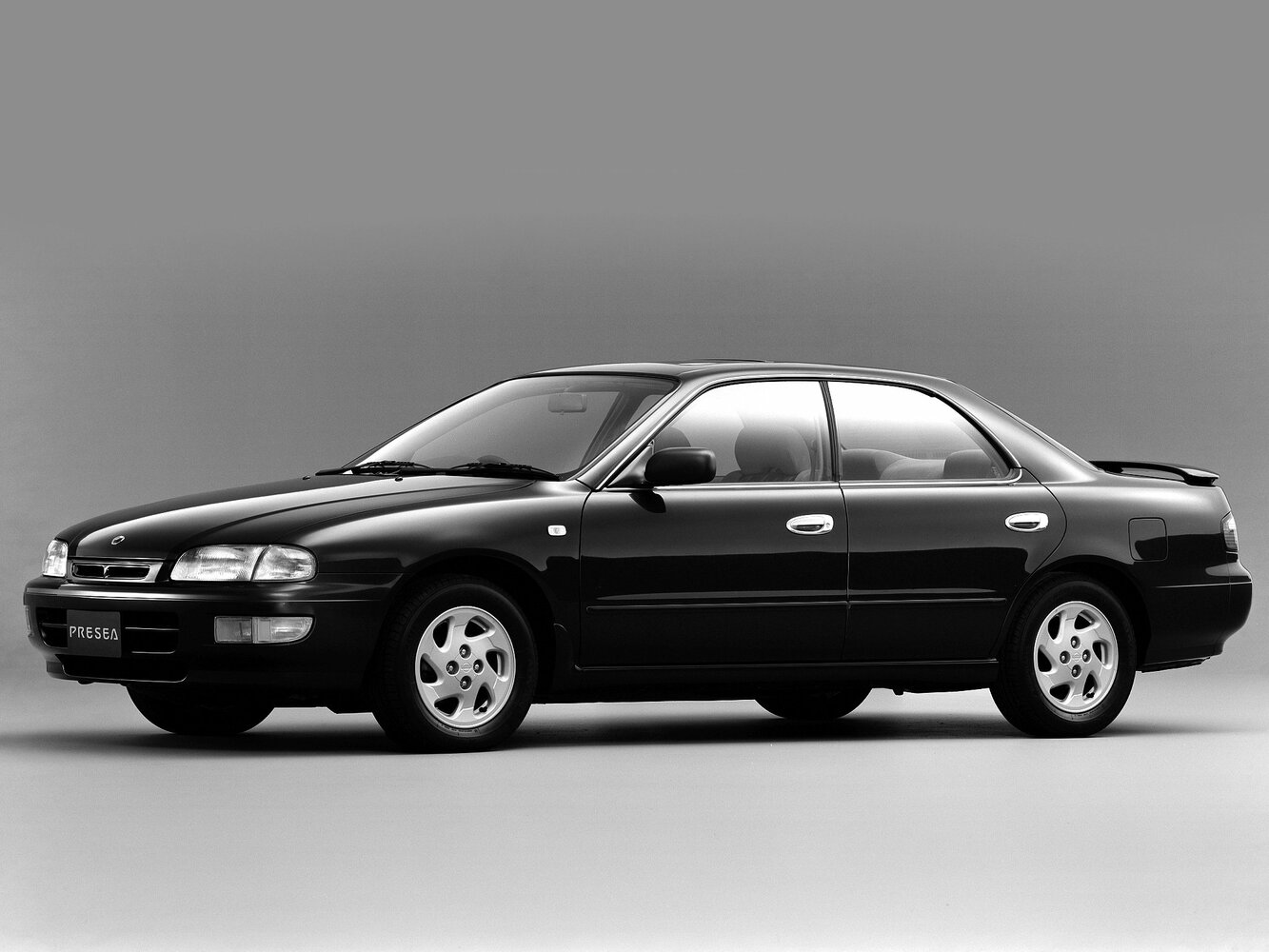 Nissan Presea II (1995-2000) - Седан