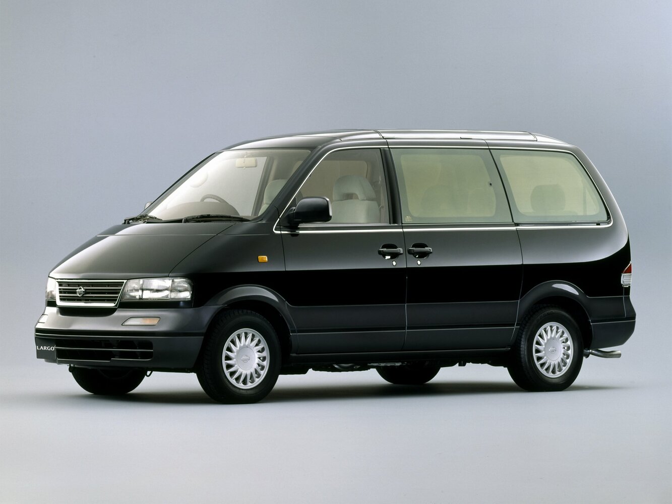 Nissan Largo III (1993-1999) - Минивэн