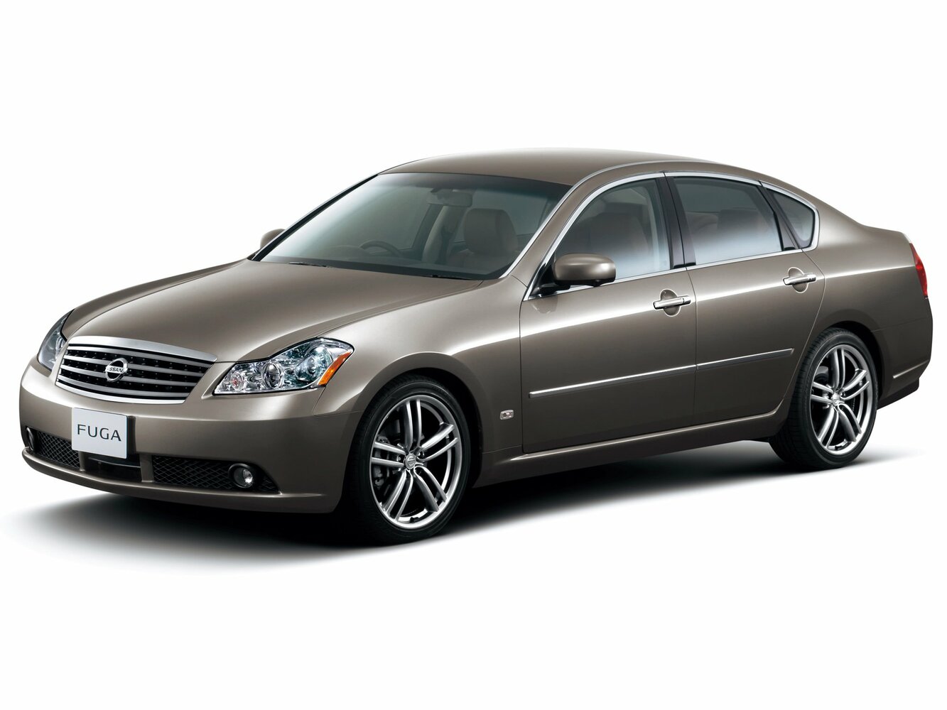 Nissan Fuga I (2004-2009) - Седан