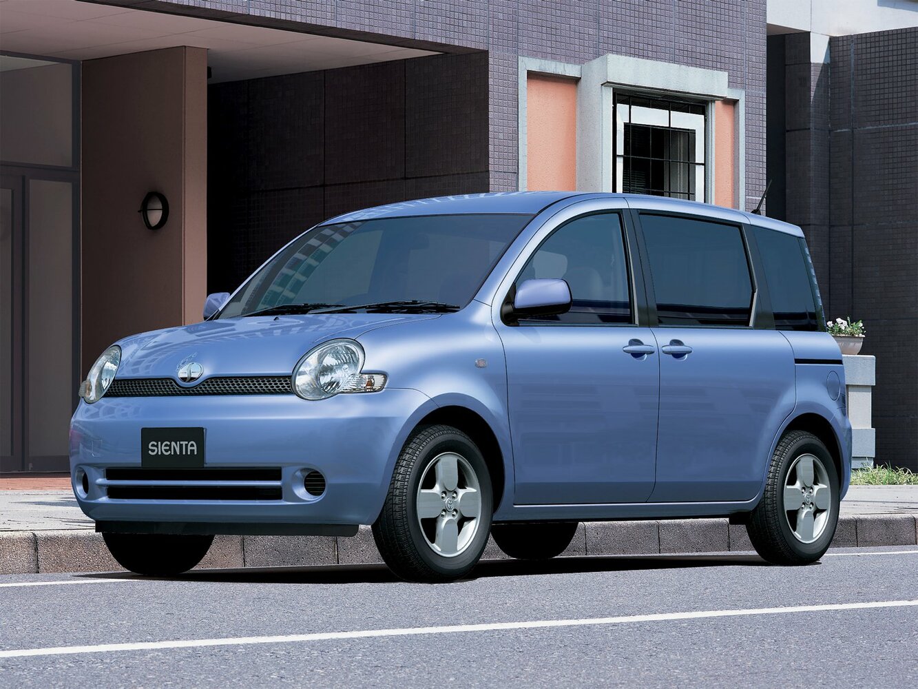 Toyota Sienta I (2003-2015) - Компактвэн