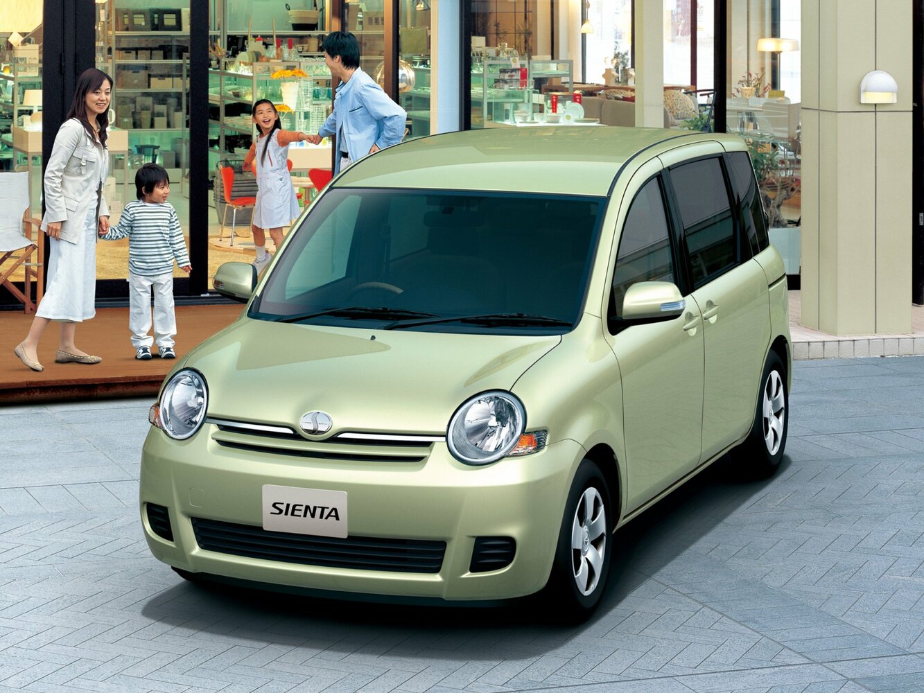 Toyota Sienta I (2003-2015) - Компактвэн
